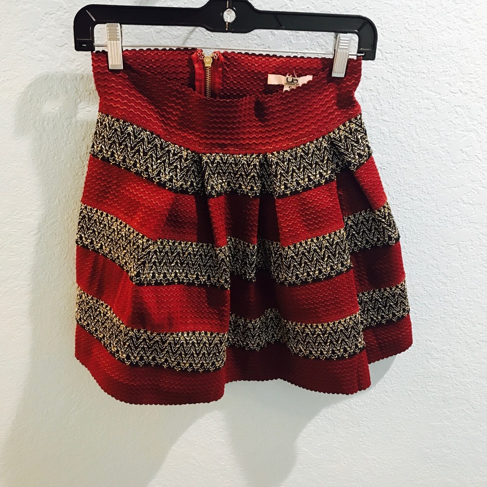 Perfect holiday piece!